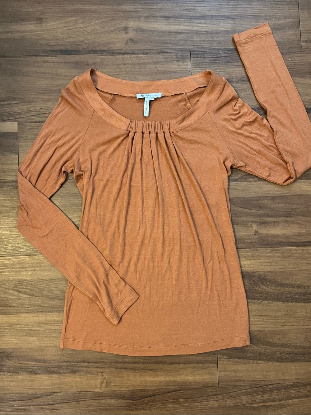 BCBGeneration Pleated Scoop Neck Long Sleeve Top - Size M